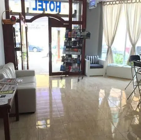 马纳提阿勒斯酒店 * 托雷莫利诺斯